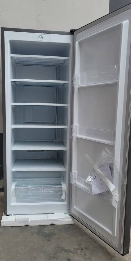 HISENSE STANDING FREEZER