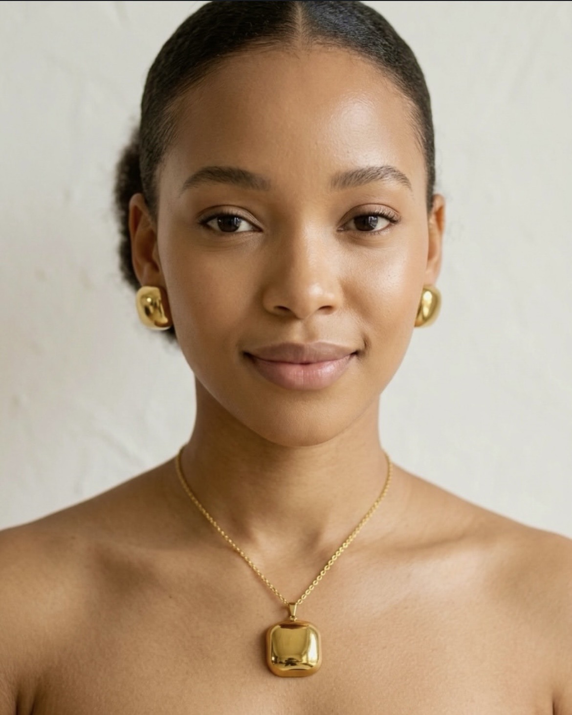 earings and necklaces set