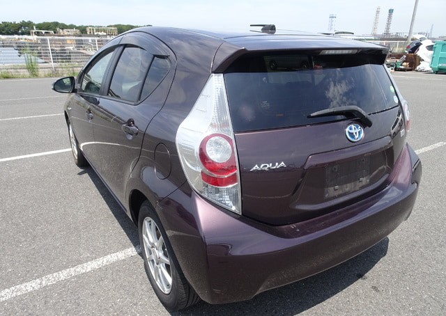 TOYOTA AQUA HYBRID